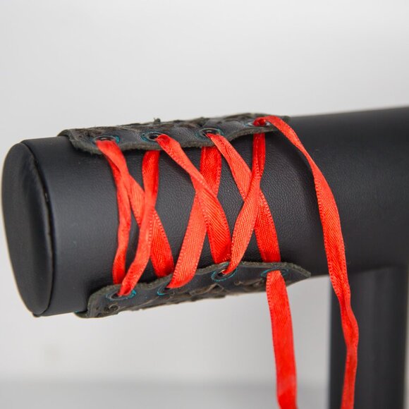 SOLD Vintage Laser Cut Black Leather Corset Wrist Cuff Bracelet - Picture 5 of 10